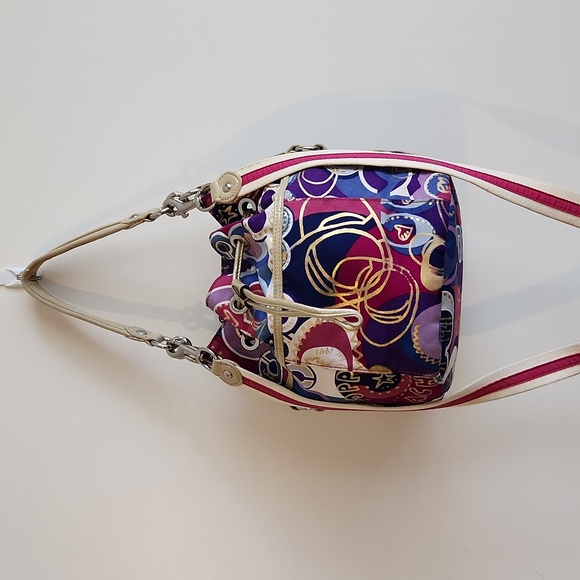 Coach Handbags - Coach Poppy Bucket Bag